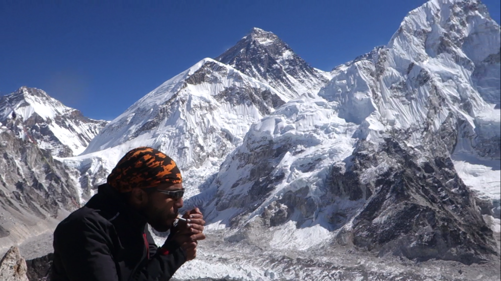 smoking-at-everest